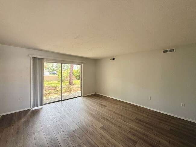 Photo - Close to Downtown Sarasota - 2/1 Condo - I... Unidad B