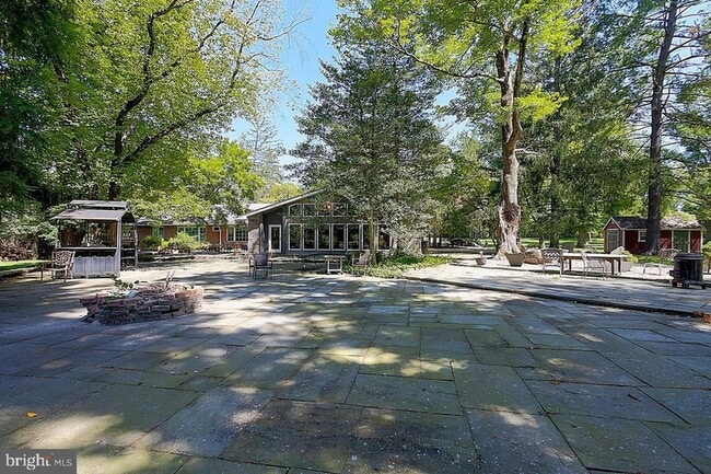 Photo - 269 Raymond Rd
