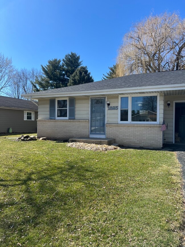 Photo - 1825 Ontario Dr