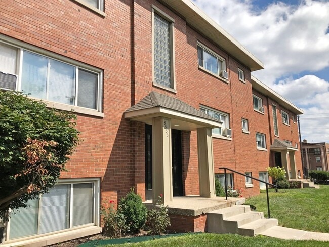 Photo - Maple Court