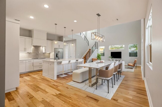 Building Photo - 3209 Govalle Ave