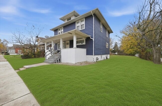 Photo - 18335 Sherman St