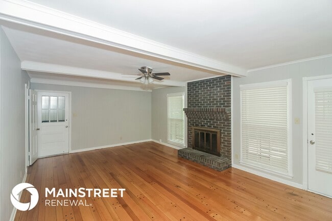 Photo - 5852 Foxdale Rd
