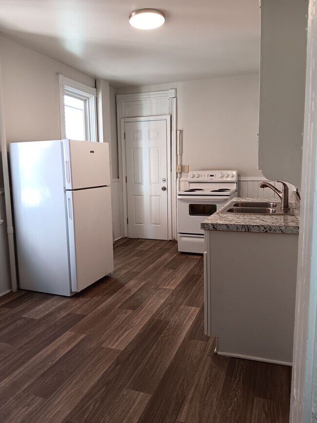 Photo - Charming 3BR Townhouse in Cabbage Hill - Section 8 Approved!