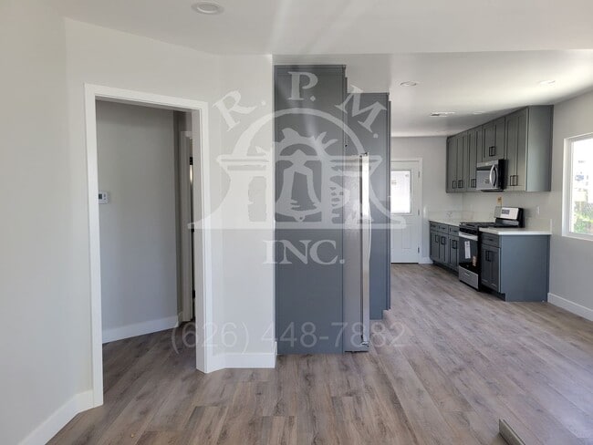 Photo - 13872-13874 Saranac Dr Unidad 13872