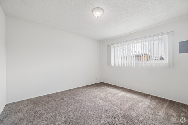 2BR, 1BA - 855SF - Bedroom