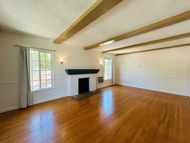 Building Photo - 340-342 N Harper Avenue Unit 340