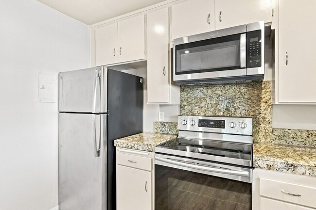 935 Castlewood Dr Unit 1