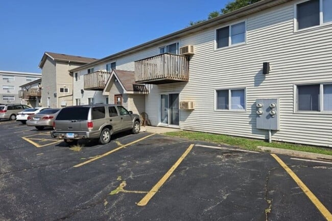 Photo - 820 Edgebrook Dr