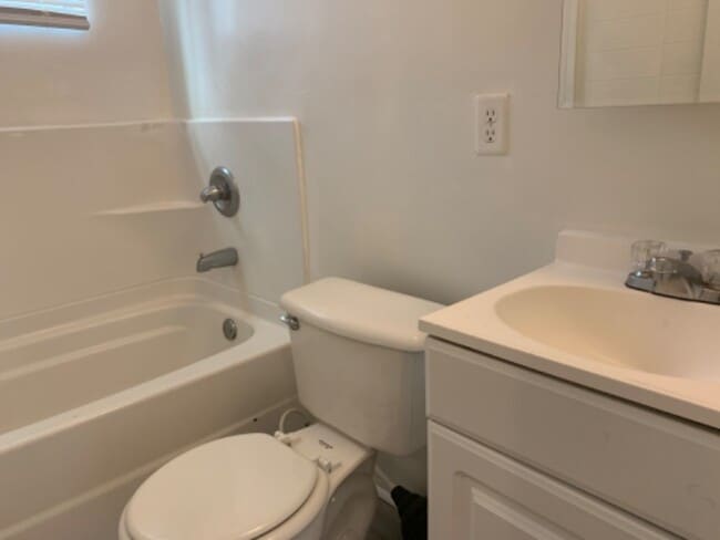 Photo - 209 Nona Dr Unidad A