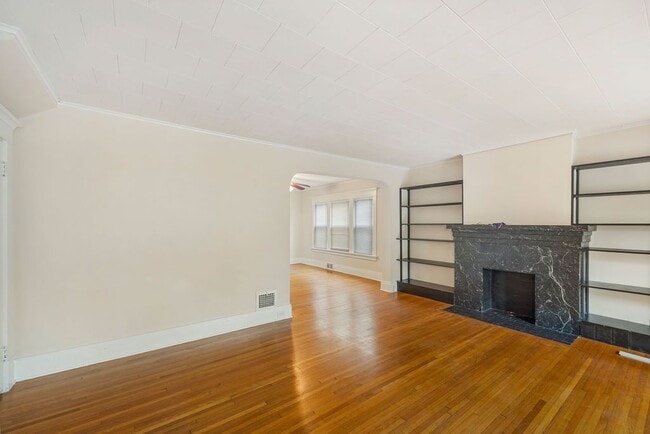 Photo - 122 Stratford Rd