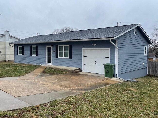 Photo - 1812 Briarwood Dr