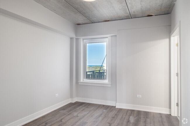 2BR, 2BA - 1,300SF - Primary Bedroom