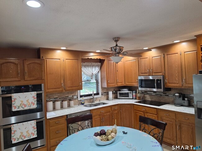 Photo - 420 Maple Hill Rd