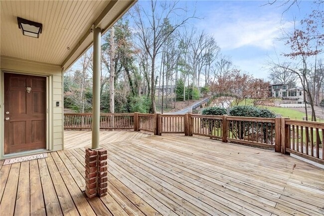 Photo - 155 Worth Dr NW