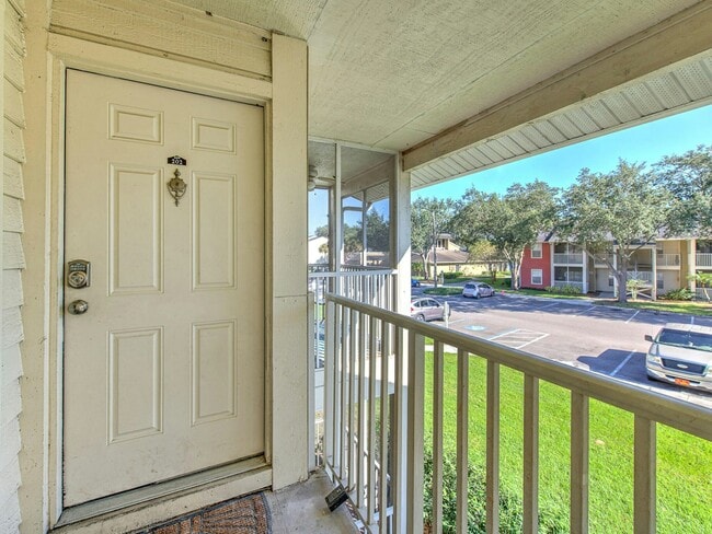 Photo - 209 Lake Brook Cir