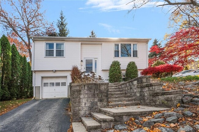 Building Photo - 40 Paolino St