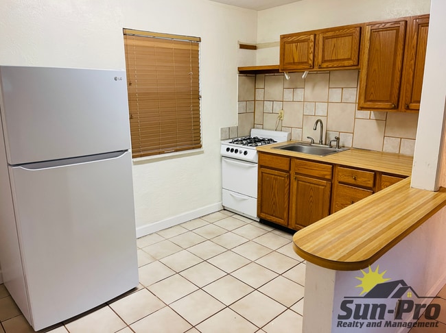 Photo - 3307 Saxon Dr