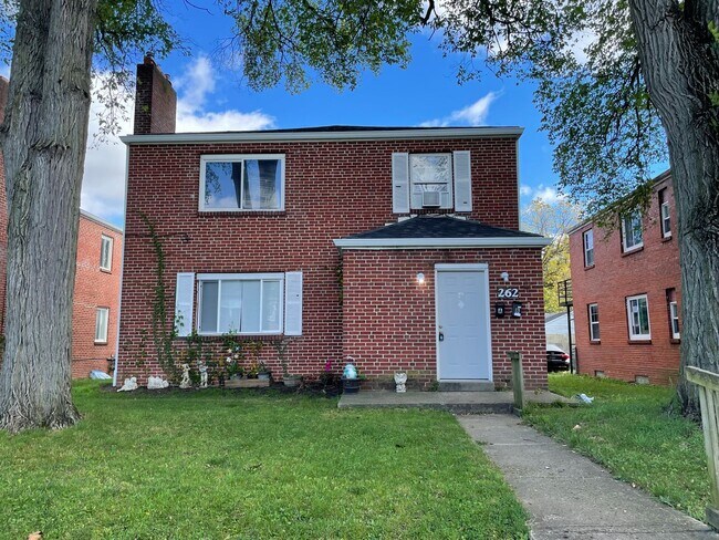 Building Photo - 262 S Chase Ave Unit Apt. A