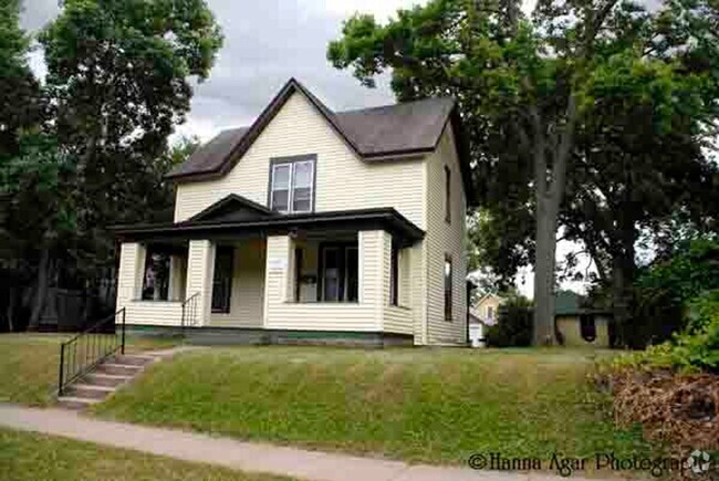 Building Photo - 521 Lake St Rental