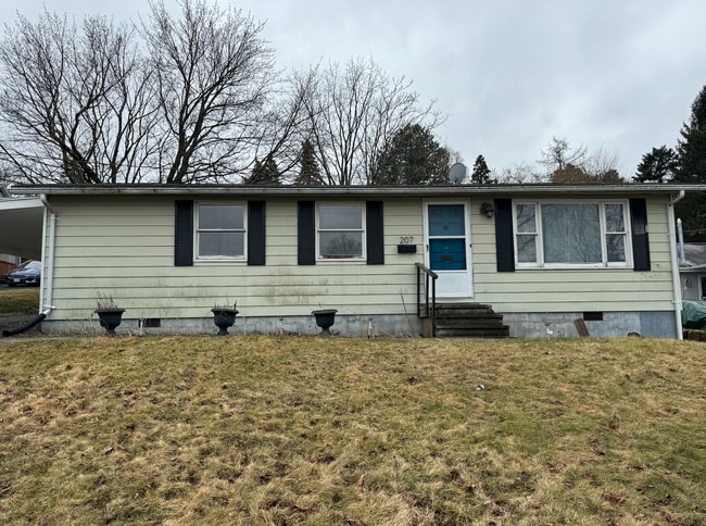 Building Photo - 207 Grandview Ave