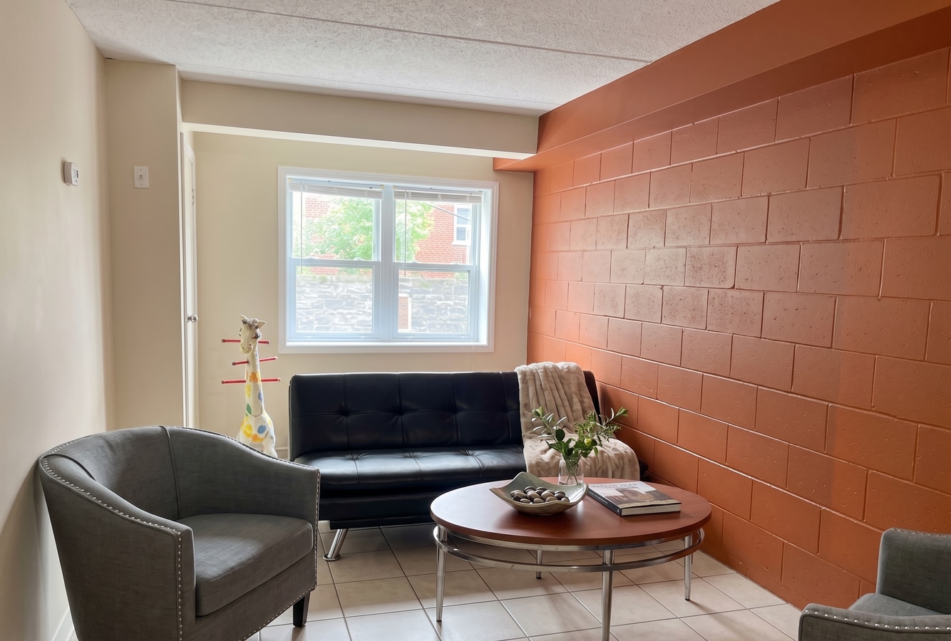 Photo - 261-261 Lester St Unit 1