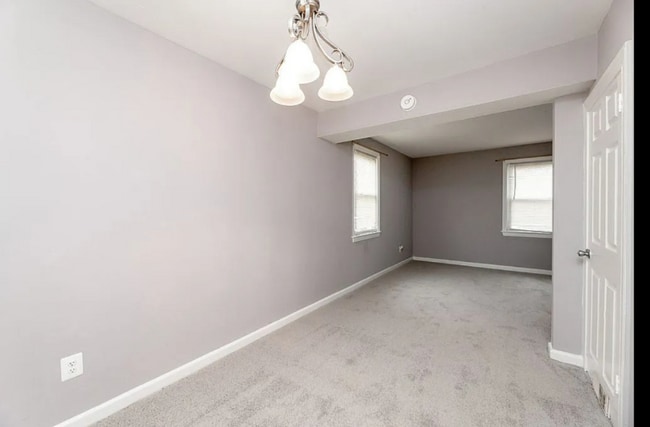 Photo - 2570 Iverson St