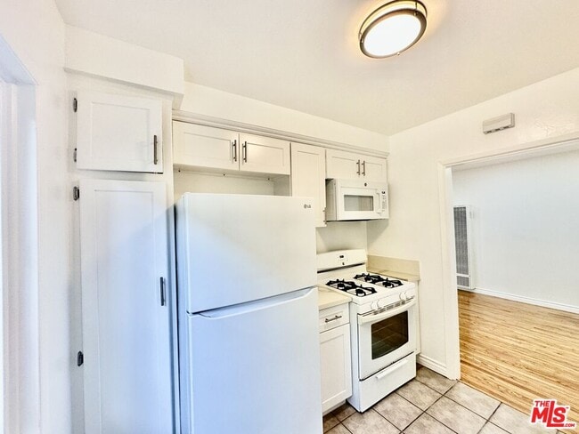 Photo - 1108 S Sherbourne Dr Unit 1