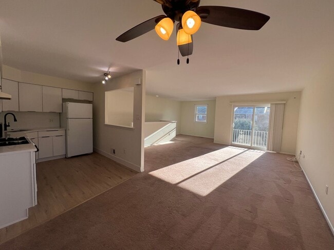 Building Photo - 9153 Ellie Dr Unit A