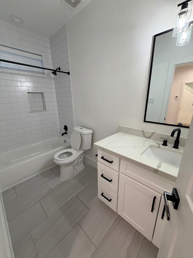 Photo - 3038 Live Oak St