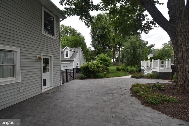 Photo - 2901 Meadow View Rd
