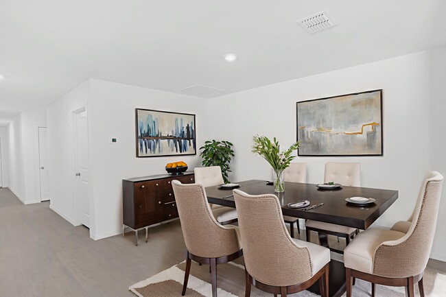 Photo - 1025 Macnab Dr