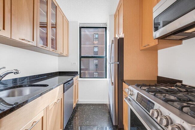 Photo - 247 W 87th St