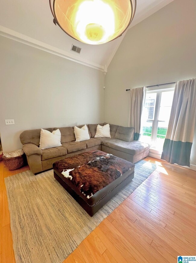 Photo - 102 Kingston Ct