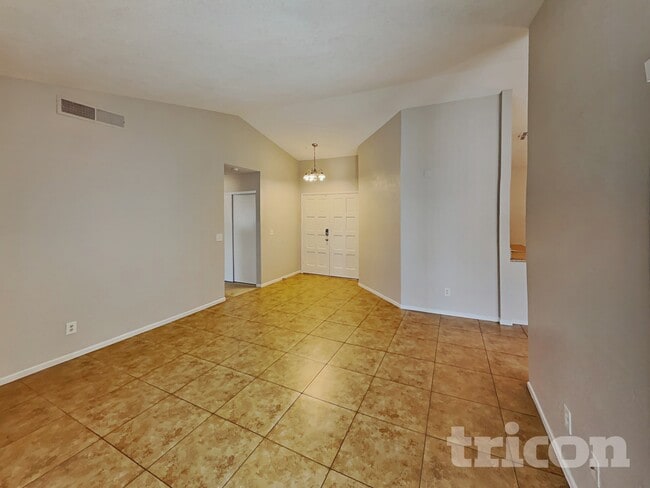 Photo - 1648 Trish Ln