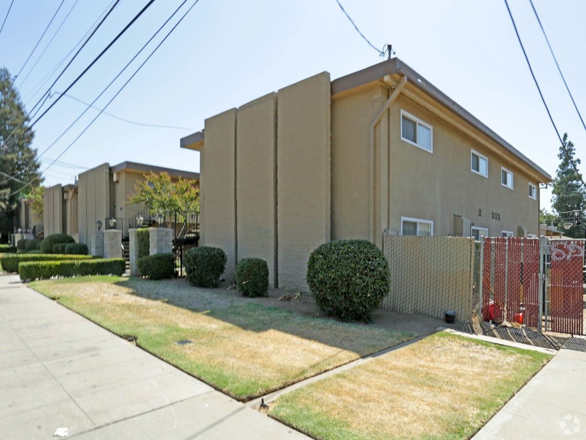 Photo - 2171-2189 E Shaw Ave Apartments