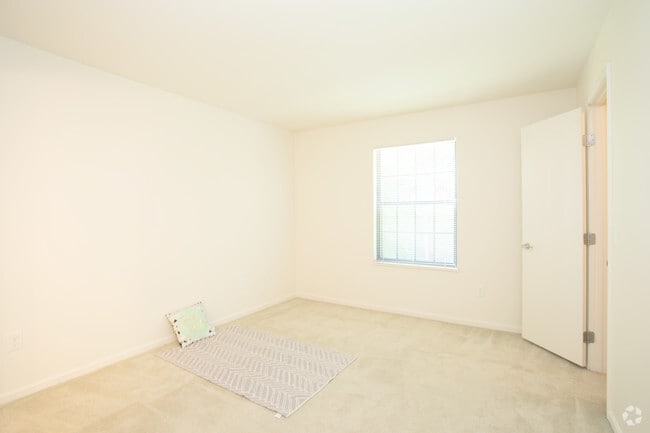 2 BR, 2 BA - 1055 SF