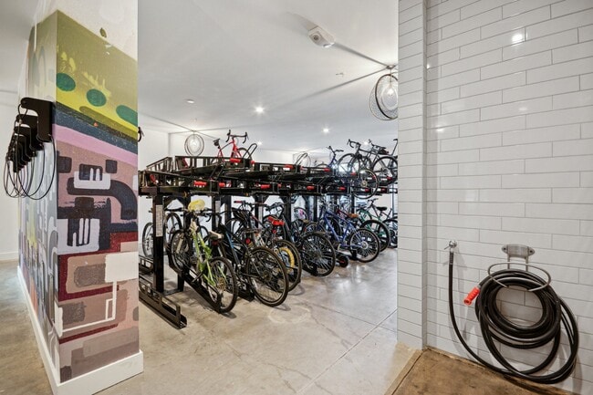 Link Apartments® Calyx
