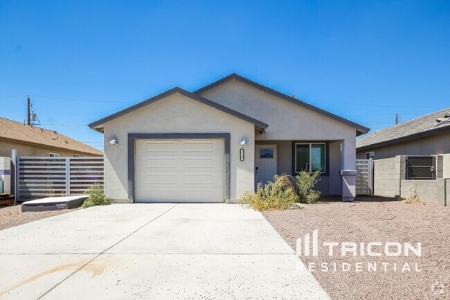Building Photo - 2748 E Pueblo Ave Rental