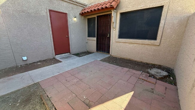 Photo - "Charming 2-Bedroom Townhouse in Phoenix -...