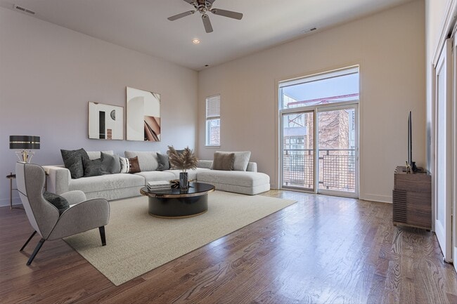 2100 Greenwood St Unit 107