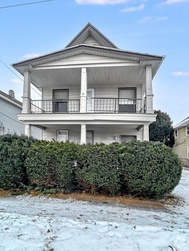 Building Photo - Charming 3-Bedroom Apartment in a Convenie...