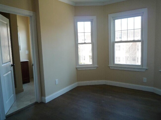 Photo - 2952 Washington St Unit B