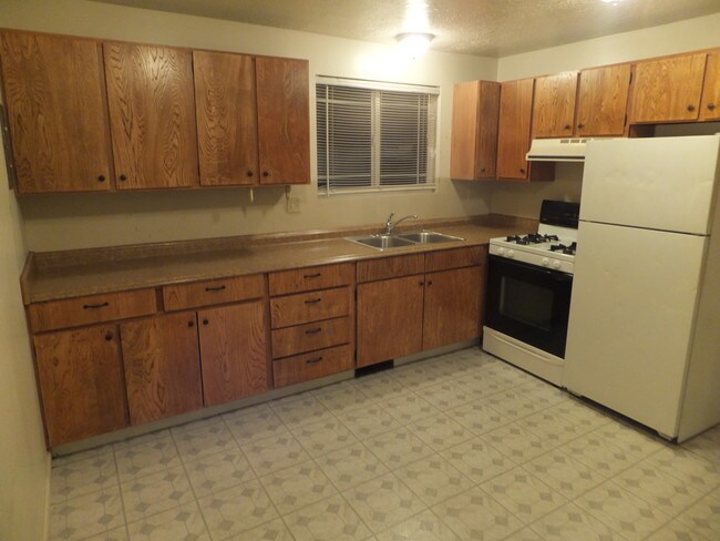 Photo - Bradley Apartments