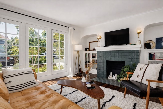 Building Photo - 2345 W 21st St Unit 2345 W 21st Street