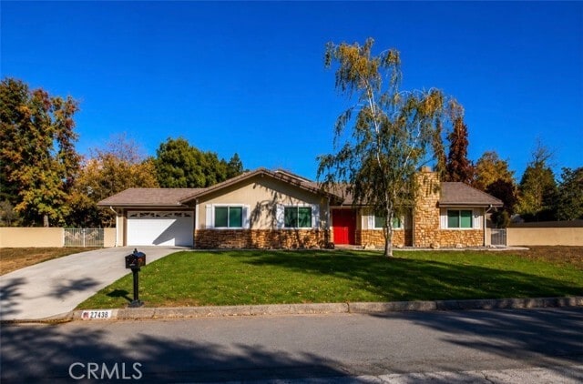 Building Photo - 13445 Oak Mesa Dr