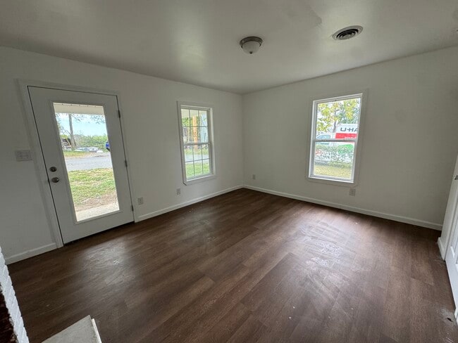 Photo - 512 N Hill St
