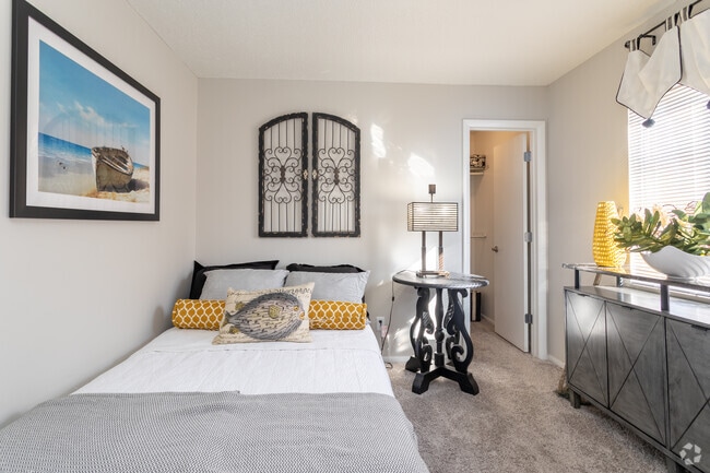 2BR, 1BA - 614 SF Model