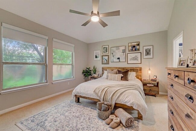 Photo - 205 Cortona Ln