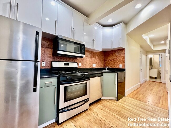 69 Babcock St Unit 1
